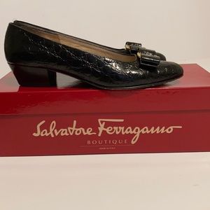 Salvatore Ferragamo Vara Black bow 5.5 medium
